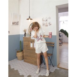 TE6269QBY Korean fashion embroidery t-shirt with cap and casual shorts suit