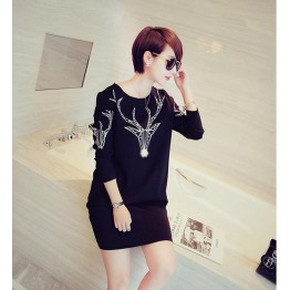 TE6833YYG Round neck pearls elk pattern pullover dress