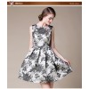 TE9099LLYG Europe fashion embroidery gold silk jacquard sleeveless dress