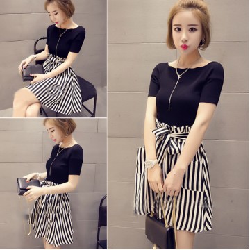 3931 Short Sleeve t-shirt with High Waist Striped Skirt