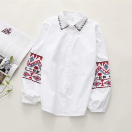 6902 # 2017 Fall new Korean version of loose long sleeves fresh flowers embroidered students wild cotton shirt