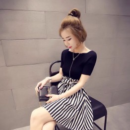 3931 Short Sleeve t-shirt with High Waist Striped Skirt