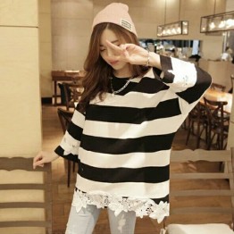 9827 stripes lace splicingr fashion T-shirt