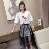 7173 print short sleeve t-shirt with high waist lace skirt