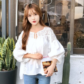 Korean fashion hollow hook flowers stitching white bubble sleeves long sleeves loose shirt