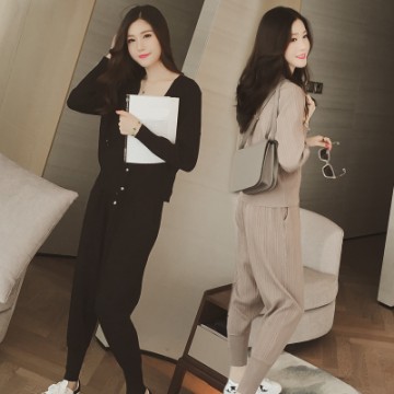 Autumn new Korean women knitted temperament two sets leisure sports suit