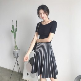 0150 Korea retro style round neck short sleeve vertical stripes pleated knit dress